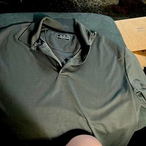 New but no tags never worn paid $25 for it. make an offer.Ben hogan golf shirt